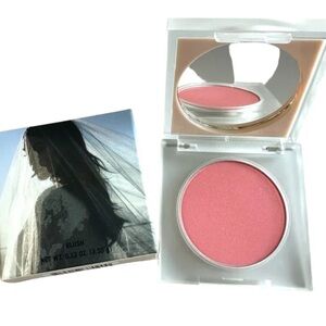 KKW ‘Flower Wall’ Blush